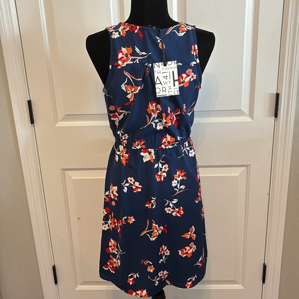 Split Neck Dress - Picture 3 of 4
